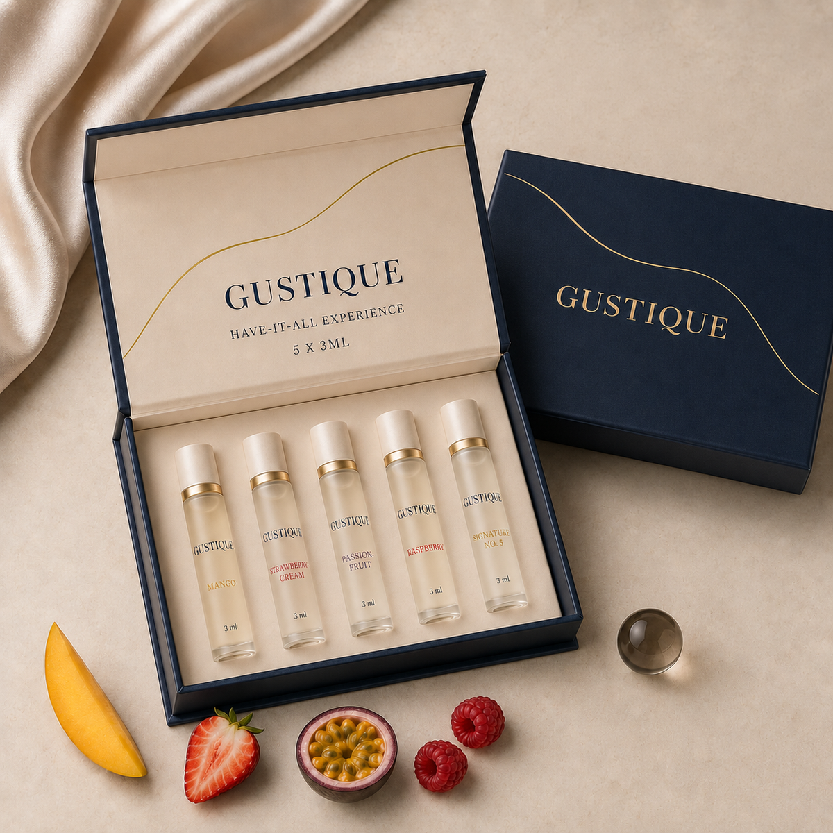 Open en gesloten GUSTIQUE Have-It-All Experience met vijf flacons van 3 ml en fruit